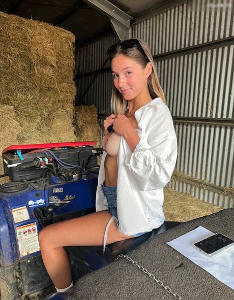 Grace Wood model xxx pictures