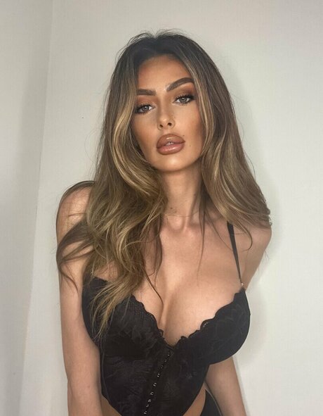 BrattyKiki pornstar top images