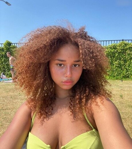 Chevelly porn star photos