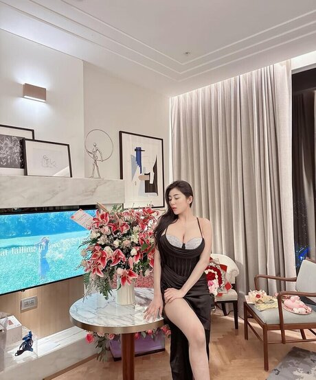 tiny onlyfans xxx pic