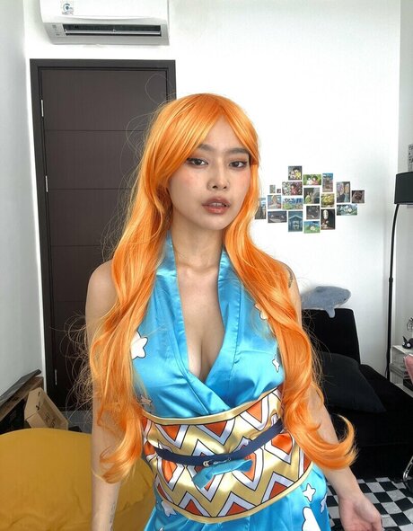 miceraa hot actress image