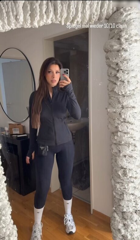 Emily Furz perfect star photos