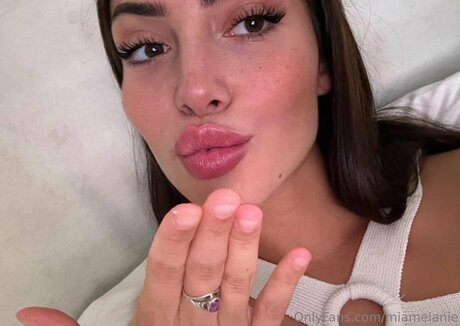 MiaMelanie best actress img