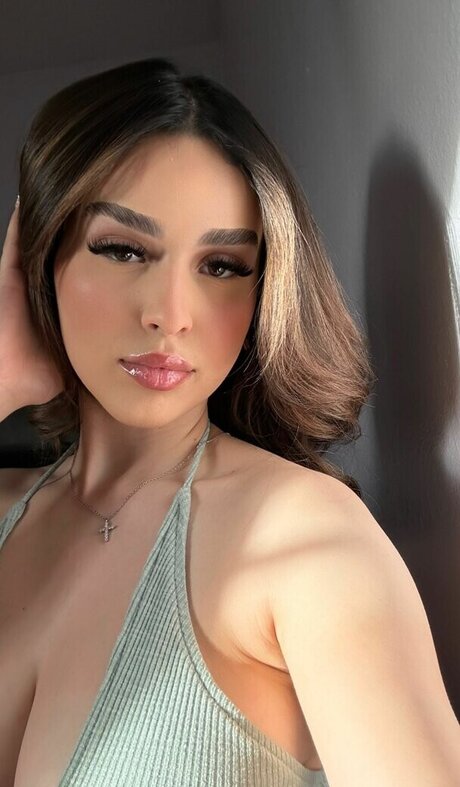 Simplyneidaa sex model photo