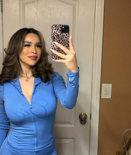 Simplyneidaa pornstar beautiful pic