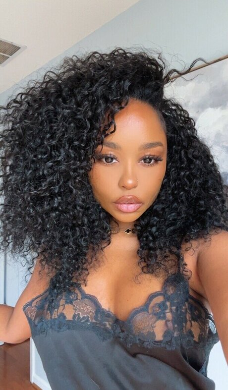 Trapezoidmouth hot model photo