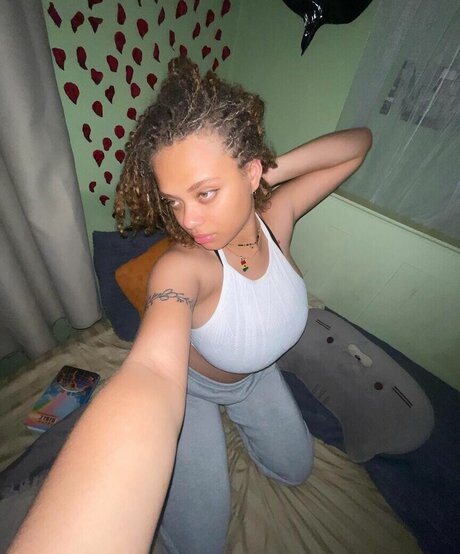 Lexcova pretty model photo