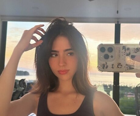 Gabriela Bee hd model picture