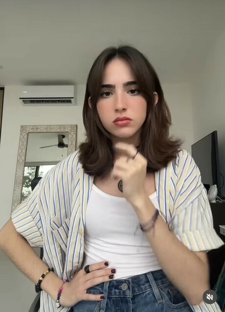 Gabriela Bee sex star galleries