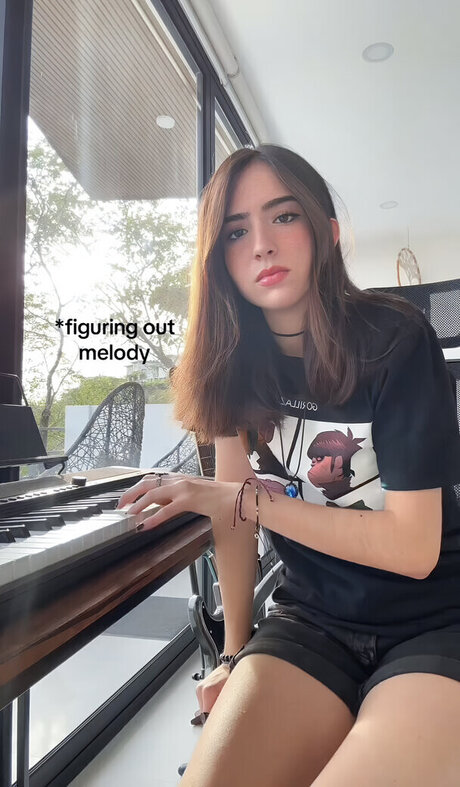 Gabriela Bee adult star pictures