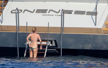 Lara Stone xxx star images