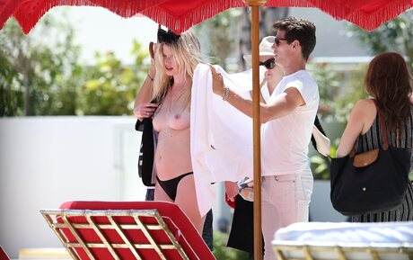 Lara Stone star exclusive pic