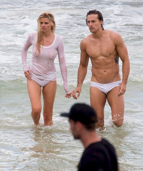 Lara Stone star hd photos