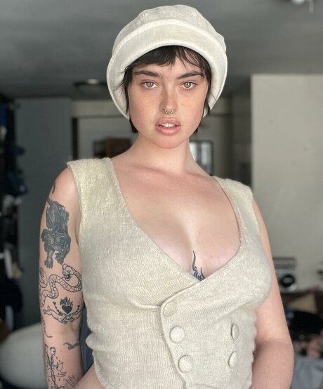 motherbimbo nice model image