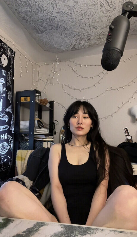 Showmeyourbasement star xxx image