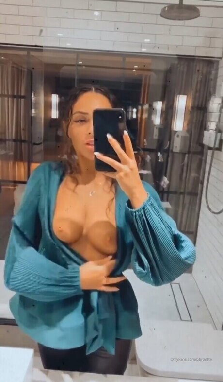 BRONT B model exclusive images