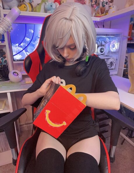 Duckie Cos pretty pornstar galleries