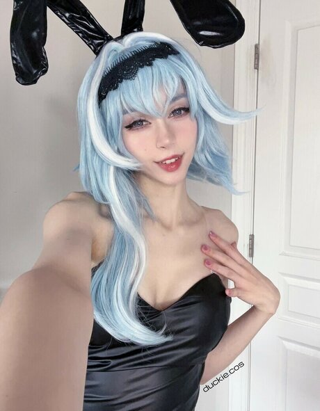 Duckie Cos hot star img