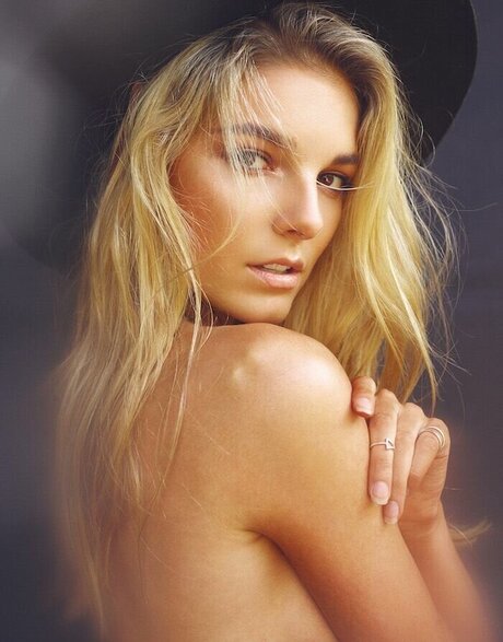 Amelie Tremblay top model archive