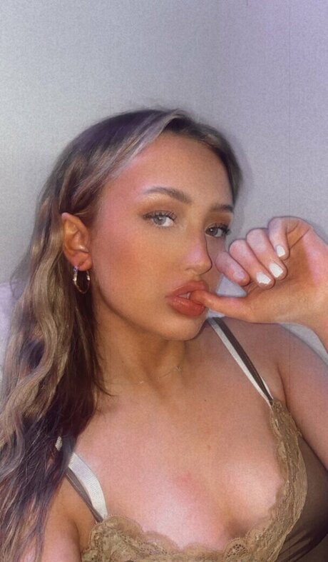 redhead slut onlyfans top pics