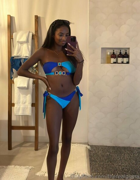 TheRealGiana star exclusive photo