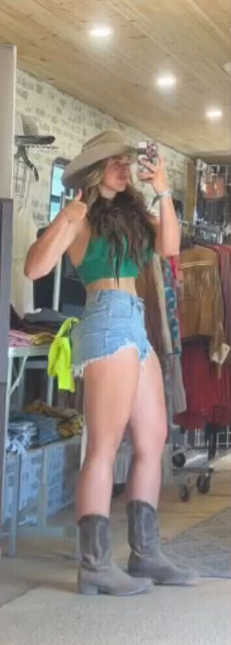 Jordan Blue naked model images