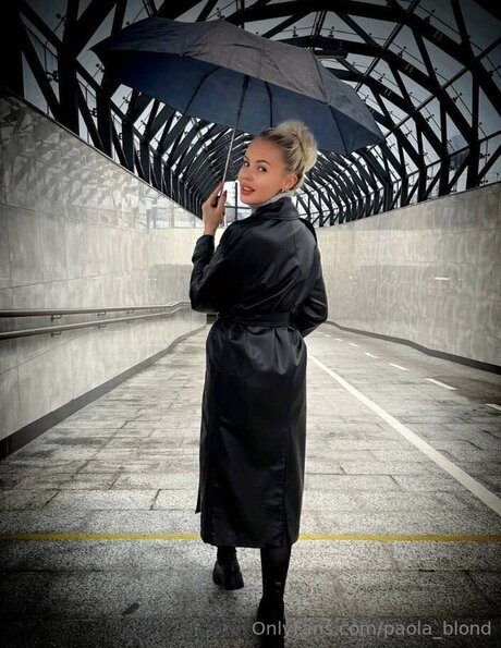 Paola blond star images