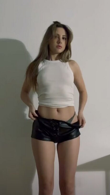 zeybik pornstar hot img