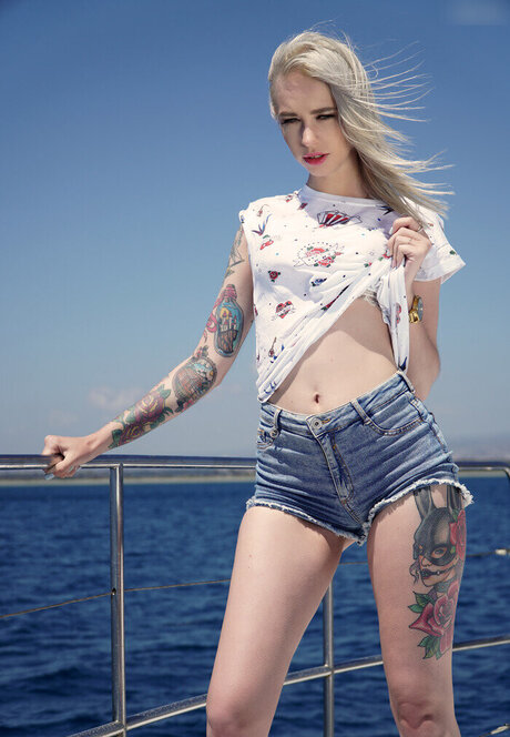 Arteya Dee hd pornstar gallery