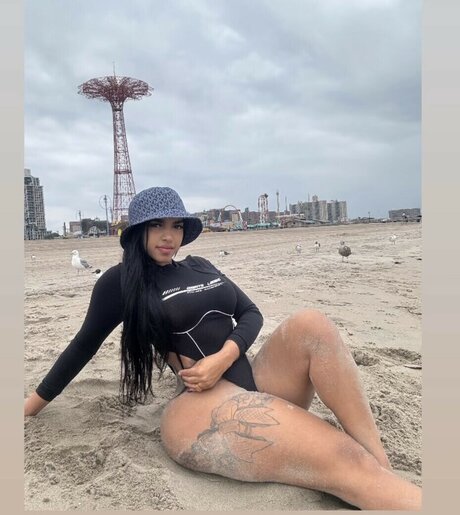 Yinett Baez star sexy gallery