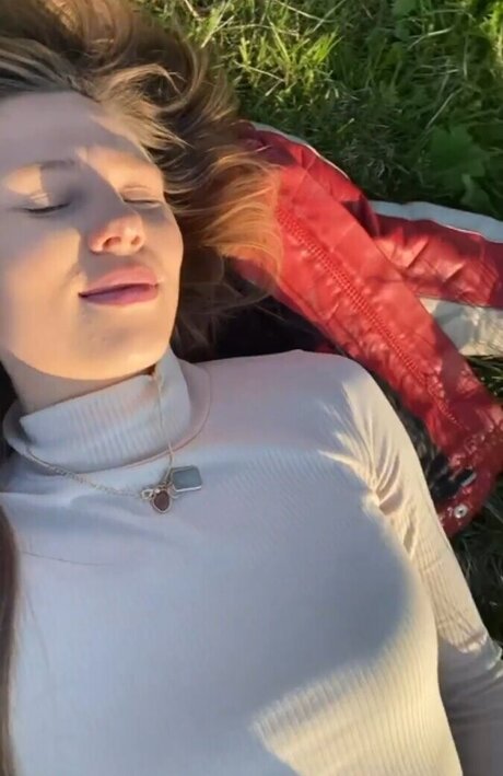 Affe auf Bike porn model picture