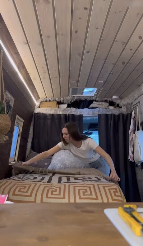 Affe auf Bike naked model archive