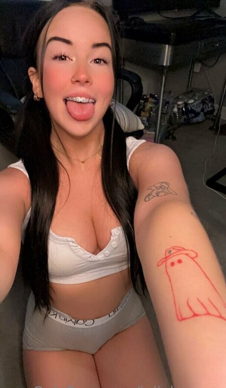 Julialuvmae model pornographic gallery