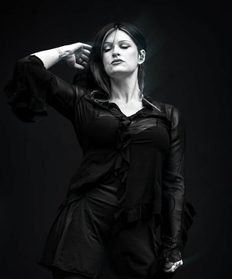 Courtney LaPlante hd actress pic