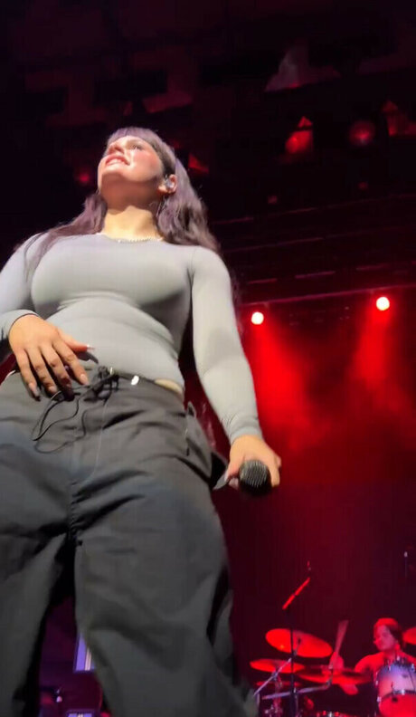 Courtney LaPlante sexy actress pics