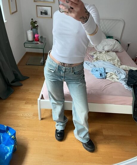 VICKY wasmachtvicky star adult pics