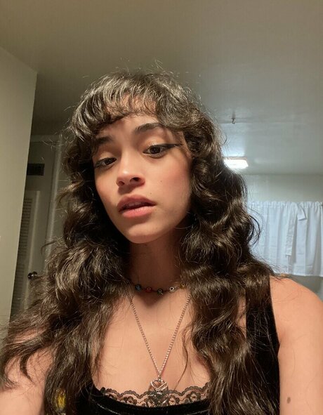 intrnlbleedin model hd photo