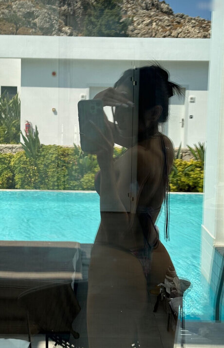 Merve zkan pretty model pic