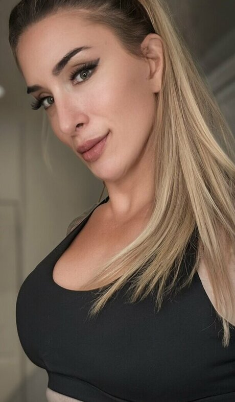 Gabbi Tuft model exclusive pics