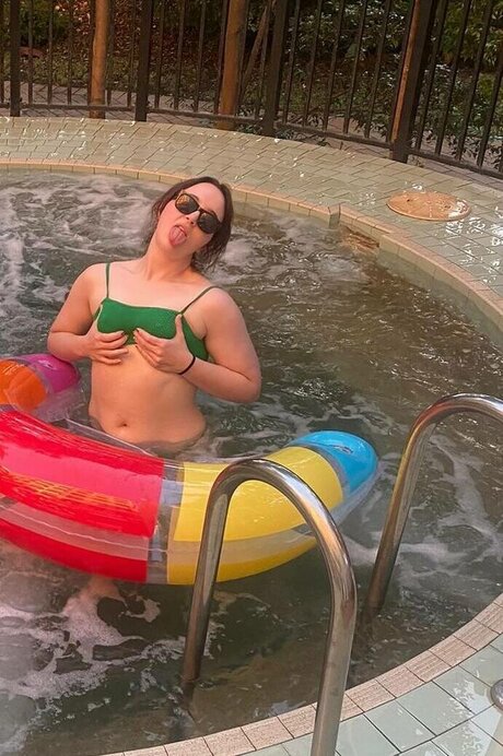 Taskmaster Women erotic pornstar pictures