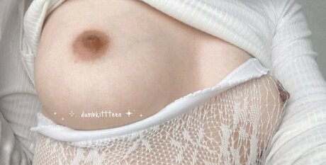 dumbkittteen sex model img