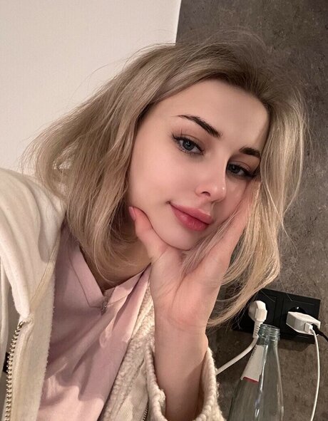 GloriaMatvien sexy pornstar gallery