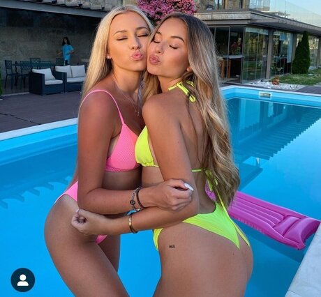 Zoe Liss star hot photo