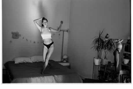 Polina Nelen hot actress img