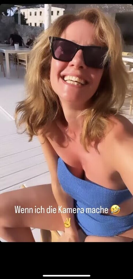 asian lesbian onlyfans adult images