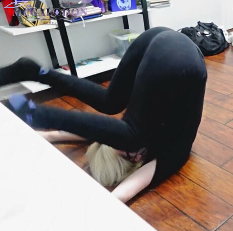 MegalodonVT naked pornstar image