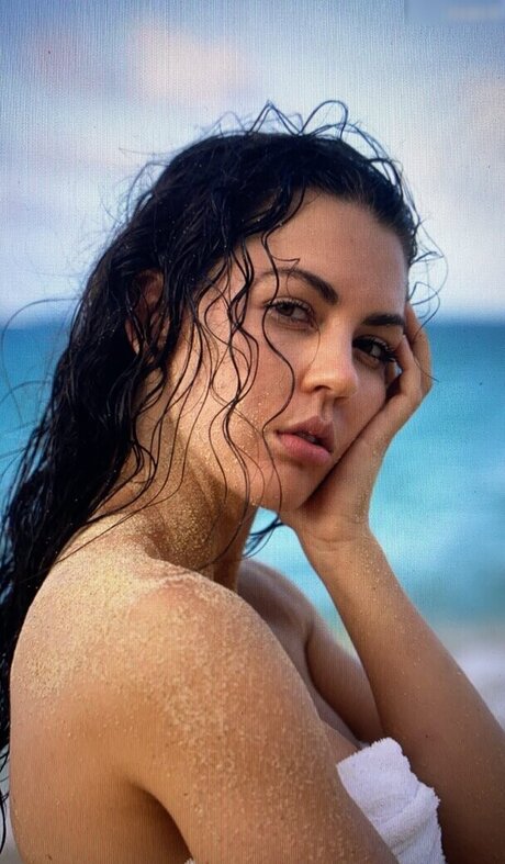 Anna Lea Mende erotic pornstar images