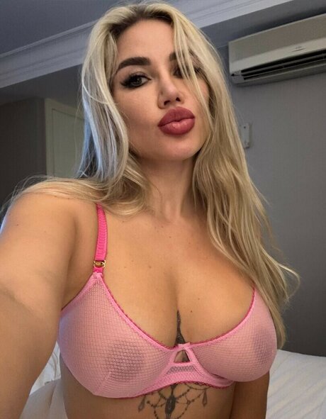 Love is alina_ sexy pornstar picture