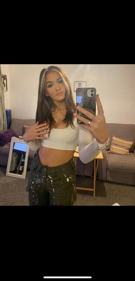 danielleelou high quality pornstar img