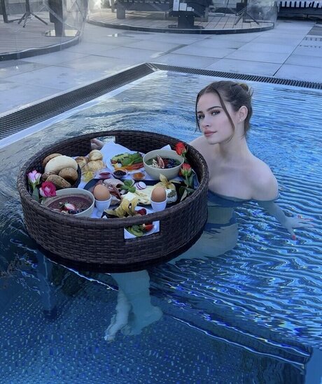 Kim Sara hd pornstar photo